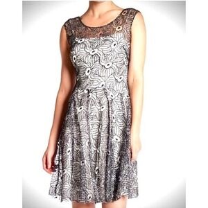 NWT Vera Wang Size 6 Embroidered Lace Fit And Flare Graduation Wedding Guest
